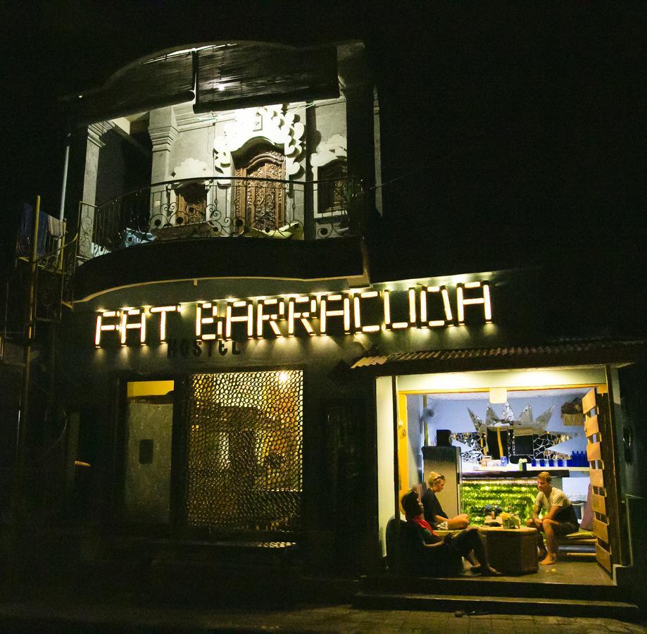 Fat Barracuda Hostel Падангбай Екстер'єр фото